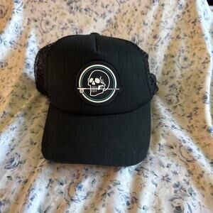 Bote skull logo trucker hat